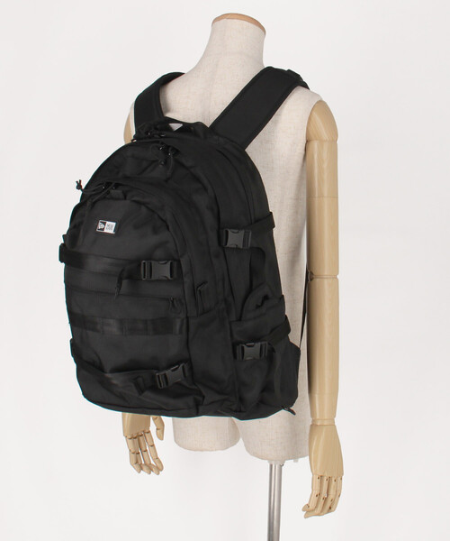 デイバック リュック NEW ERA/ニューエラ 限定展開 キャリアパック 35L ブラック メンズ レディースの画像