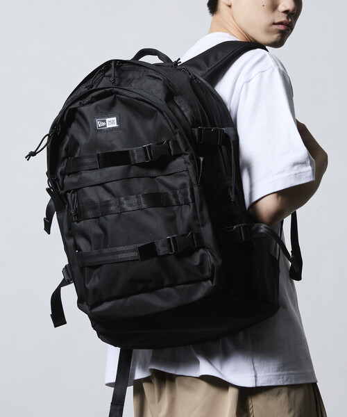 デイバック リュック NEW ERA/ニューエラ 限定展開 キャリアパック 35L ブラック メンズ レディースの画像