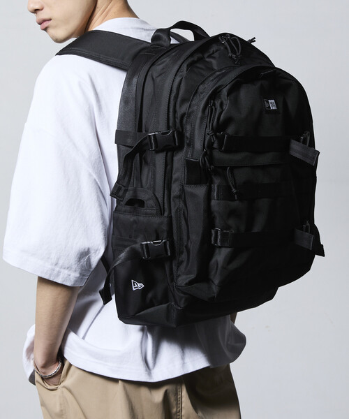デイバック リュック NEW ERA/ニューエラ 限定展開 キャリアパック 35L ブラック メンズ レディースの画像