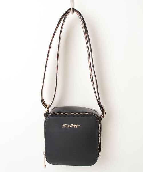 新品　未使用　タグ付き　 バッグ　ショルダー　トミー　ヒルフィガー TOMMY HILFIGER（トミー・ヒルフィガー） ショルダーバッグ FREE