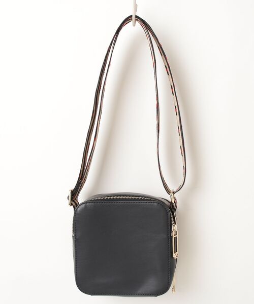 新品　未使用　タグ付き　 バッグ　ショルダー　トミー　ヒルフィガー TOMMY HILFIGER（トミー・ヒルフィガー） ショルダーバッグ FREE