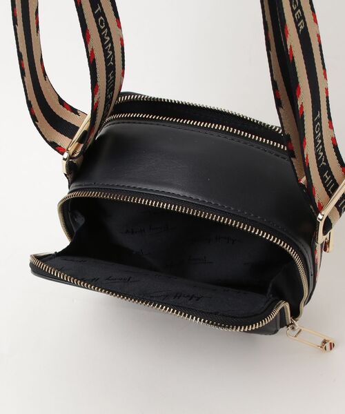 新品　未使用　タグ付き　 バッグ　ショルダー　トミー　ヒルフィガー TOMMY HILFIGER（トミー・ヒルフィガー） ショルダーバッグ FREE