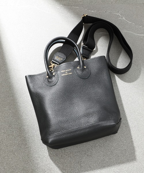 YOUNG & OLSEN 黒 レザー ハンドバッグ ヤングアンドオルセン エンボスド レザー D トート XS – YOUNG & OLSEN