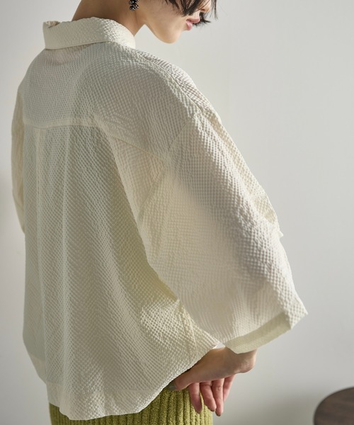 THE Yon ブラウス シャツ タックハーフスリーブシアサッカークロップド