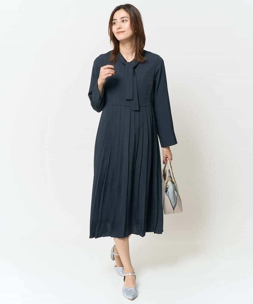 a.v.v（アー・ヴェ・ヴェ） ワンピース 「洗える」ボウタイプリーツ