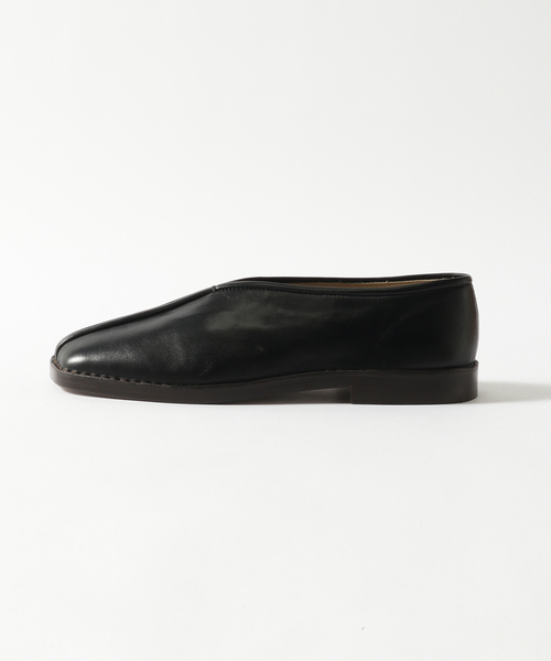 超特価・正規品★LEMAIRE★25SS ブラック Flat Piped スリッポン Black Flat Piped Slippers | LEMAIRE