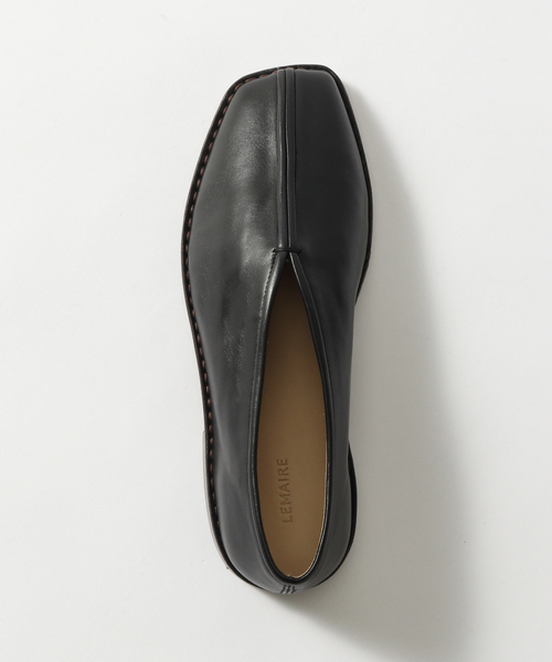 【関税込み】LEMAIRE ブラック Flat Piped スリッポン 関税込み】LEMAIRE ブラック Flat Piped スリッポン (LEMAIRE
