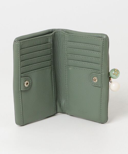 美品　ear PAPILLONNER 牛革がま口二つ折り財布　グリーン 人気商品 ear PAPILLONNER（イア パピヨネ） 財布 - グリーン レディース