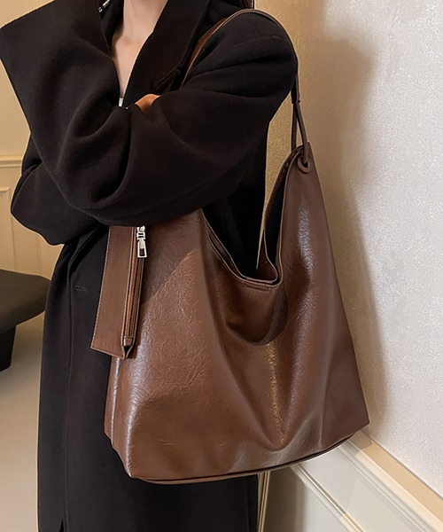 LA VORAGINE（ラ ヴォラジネ） ショルダーバッグ バッグ マルチポーチ