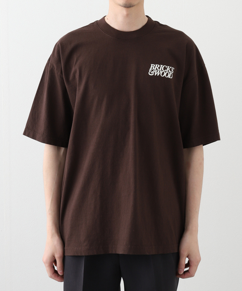 WISM（ウィズム） tシャツ 「BRICKS ＆ WOOD/ブリックスアンドウッド 