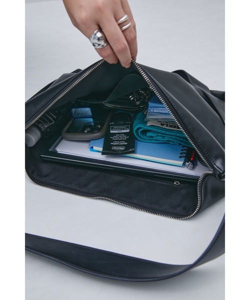 un/neu ショルダーバッグ バッグ 2WAYスリムワンハンドルショルダー