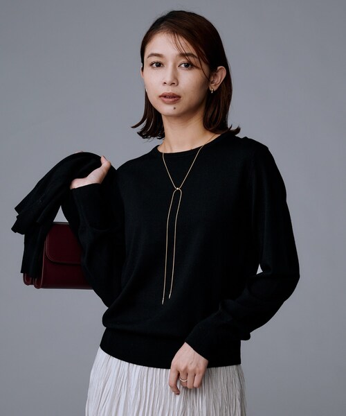新品タグ付き　アンタイトル クルーネックハイゲージウール100%セーター　黒 UNTITLED（アンタイトル） ニット セーター 「アンサンブル可/洗える