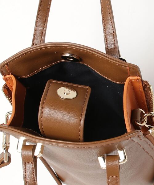 TOMMY HILFIGER（トミー・ヒルフィガー） ショルダーバッグ FREE