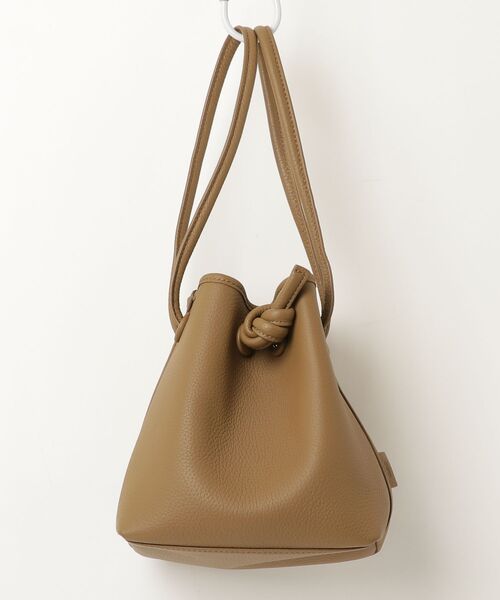 VASIC ベージュ ハンドバッグ ファスナー付き VASIC（ヴァジック） ハンドバッグ - ベージュ レディース : ZOZOTOWN
