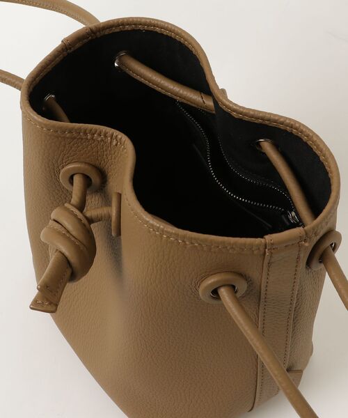 VASIC ベージュ ハンドバッグ ファスナー付き VASIC（ヴァジック） ハンドバッグ - ベージュ レディース : ZOZOTOWN