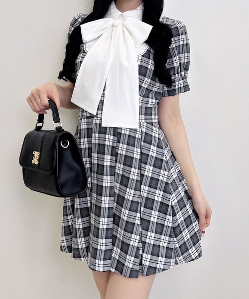 ルネ♡美品♡襟付き⭐︎黒と白のチェック柄 膝丈ワンピース 半袖 INGNI（イング） ワンピース 半袖 「WEB限定」チェック柄シャツ