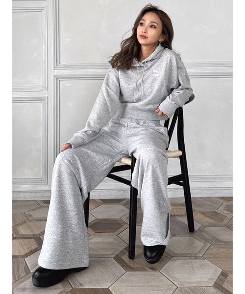 PUMA（プーマ） パーカー PUMA CLASSICSクロップドフーディトレーナー