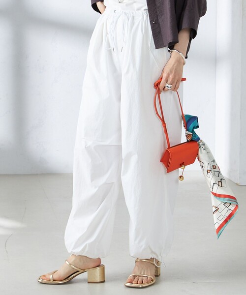 【新品タグ付】ラウンジドレス サテンカーゴパンツ S ウエストゴム 手洗い可 LOUNGEDRESS（ラウンジドレス）の「サテンカーゴパンツ（カーゴ