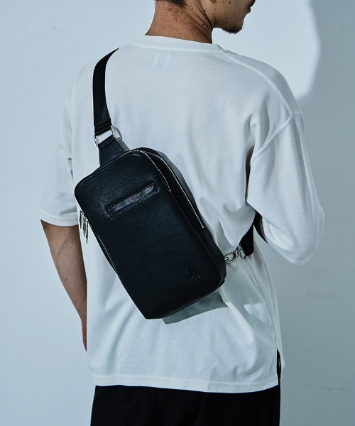 D.KELLY（ディーケリー） ウエストポーチ フェイクレザーオープン