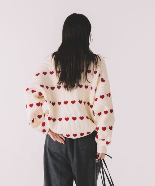 ♡着るだけで可愛いハート柄フリルニット♡ホワイト♡黒いハートが可愛いデザイン♡ FREAK'S STORE ニット セーター 「べストセラー」ラインハート柄
