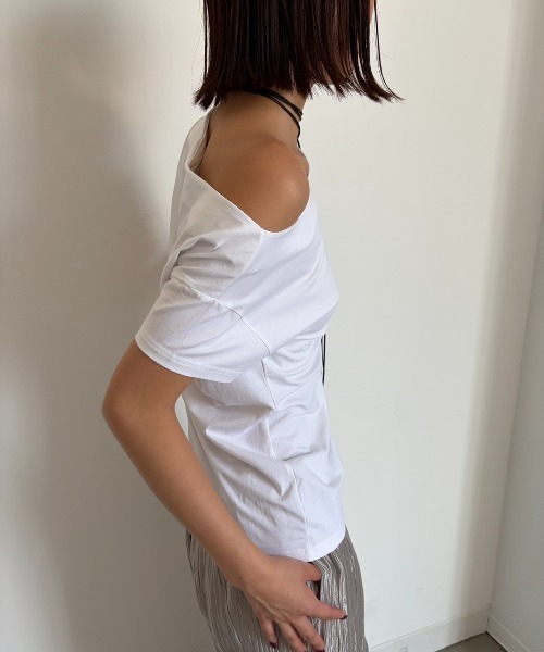 AIC. tシャツ アシンメトリーワンショルダートップス レディース