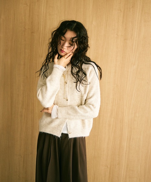 カーディガン Floral embroidery crew knit cardigan / フローラル刺繍