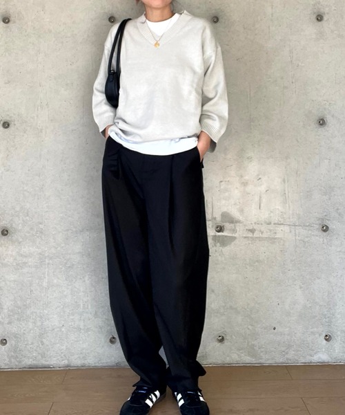 Matin Kim オーバーサイズニット 大きな文字ブラック ニット Vネック