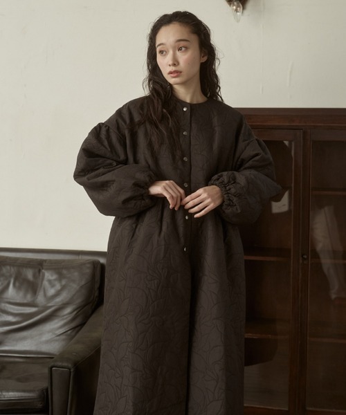 moi tytto ノーカラーダウンコートmoi tytto（モイテュット） ノー