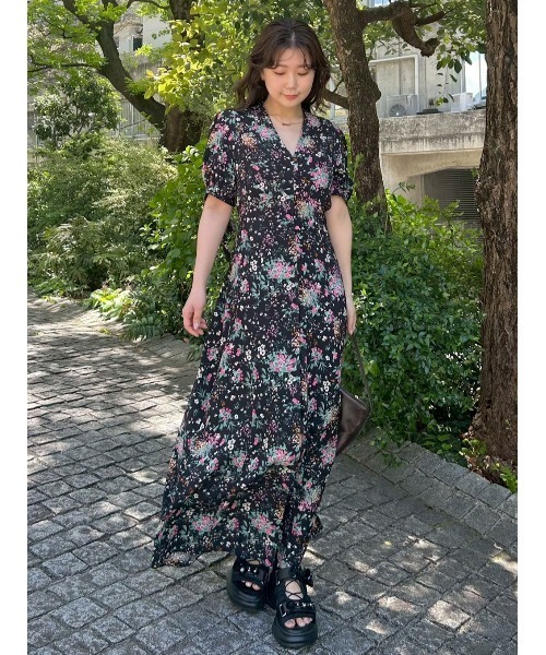 【超お買い得！】 LILY BROWN ワンピース レーヨンプリントフレアワンピース ワンピース