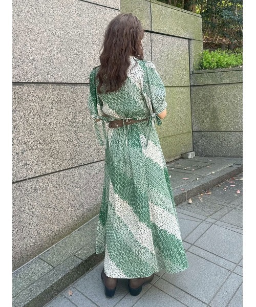 LILY BROWN ワンピース レーヨンプリントフレアワンピース