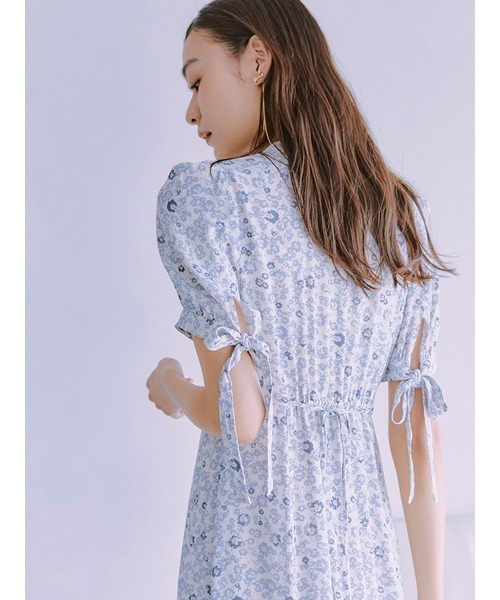 LILY BROWN ワンピース レーヨンプリントフレアワンピース
