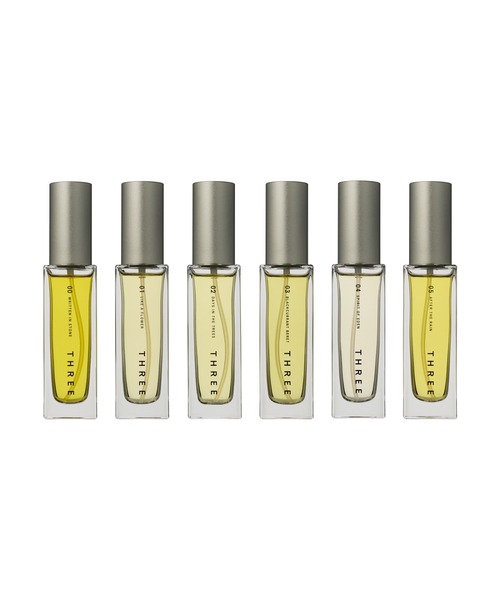 香水(ユニセックス) THREE 01 LIKE A FLOWER 30ml THREE / THREE エッセンシャルセンツ R 01 LIKE A FLOWER 30mLの