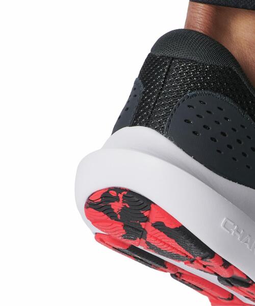 スニーカー UAチャージド サージ4（ランニング/メンズ） メンズ
