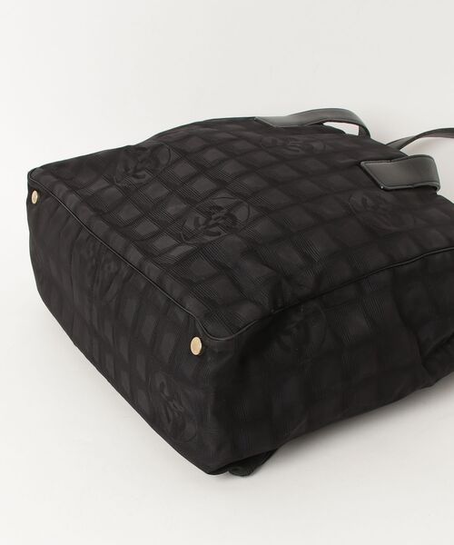 CHANEL（シャネル） ナイロン ニュートラベルライン トートバッグ