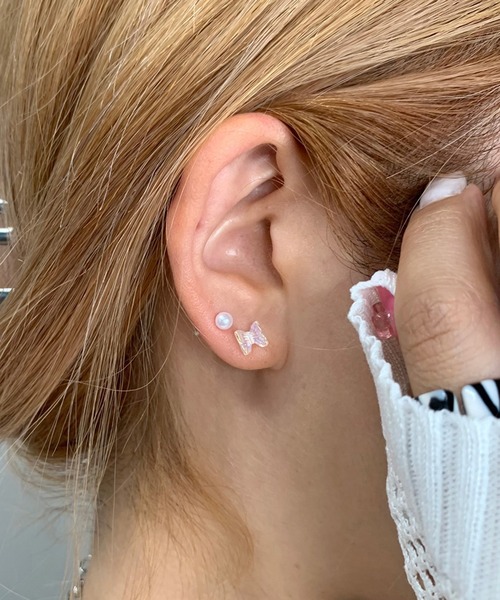 non-hedge（ノンヘッジ） ピアス 蝶モチーフ＆フェイクパールピアス