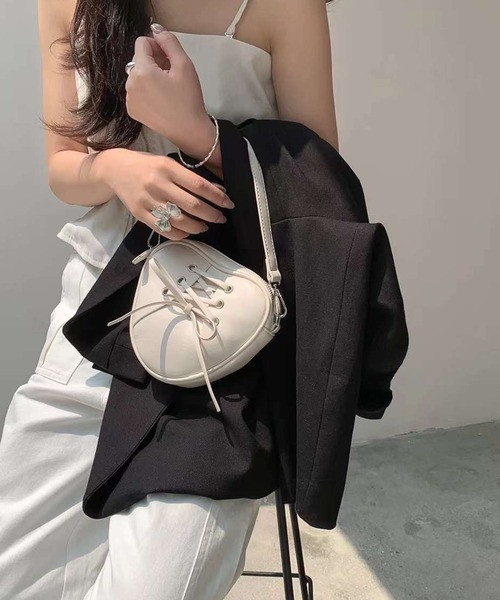 leune（ルネ） ショルダーバッグ バッグ レースアップハート型