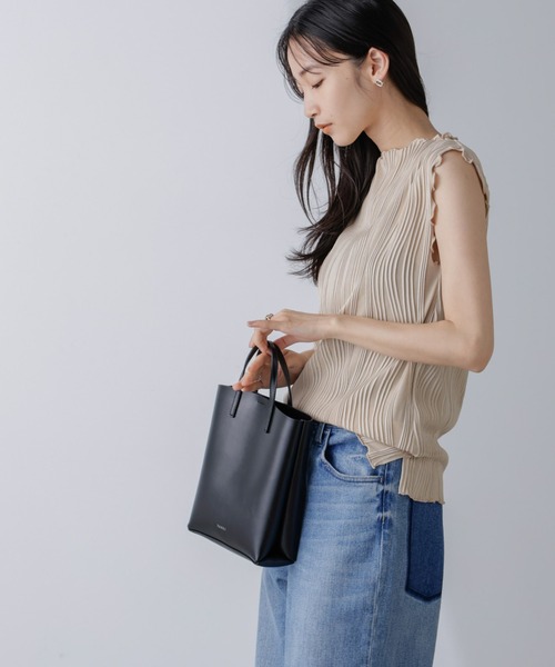 ラッフル フリル ノースリーブ Uネック Tシャツ トップス LILY BROWN（リリーブラウン）の「ラッフルノースリーブトップス