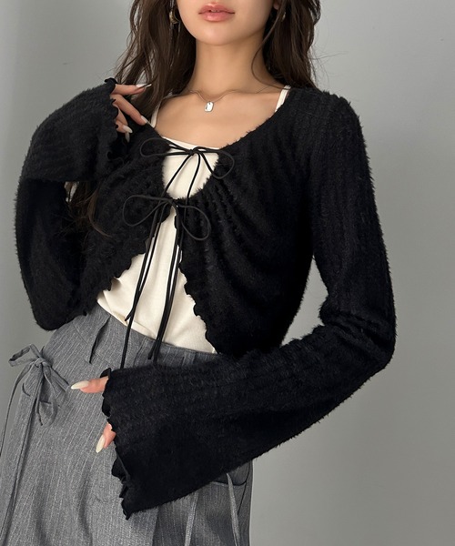 mily bilet カーディガン 「mily bilet」高見えロゴプレートがキラリ