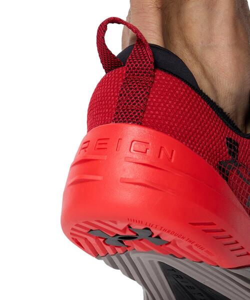 UNDER ARMOUR メンズスニーカー（色：レッド系）｜シューズ