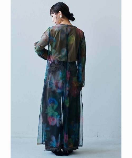 MEDE19F（メデジュウキュウ） ワンピース 花柄のプリントを重ねた