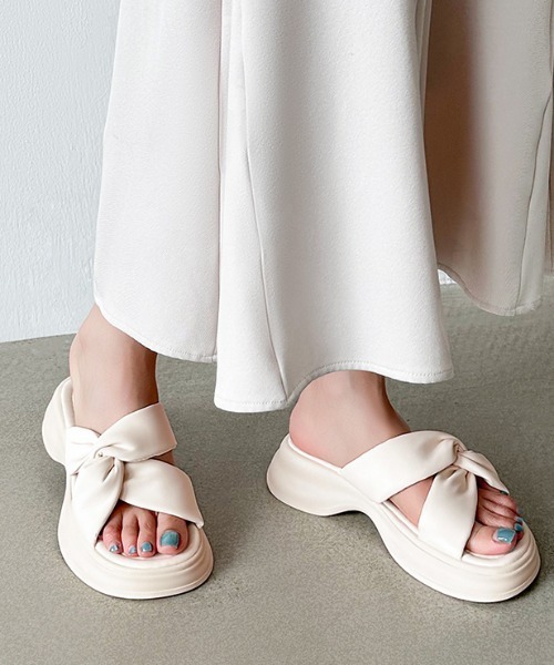 Chloe☆Maeサンダル【国内買付/発送】快適な履き心地を実現 CHLOE レディース Mae Shoe | クロエ JP 公式サイト | 女性の