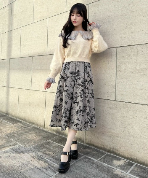 an another angelus（アンアナザーアンジェラス） スカート フラワー