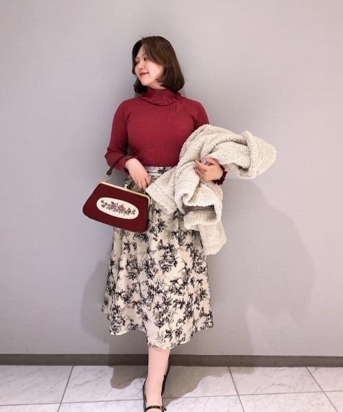 an another angelus（アンアナザーアンジェラス） スカート フラワー