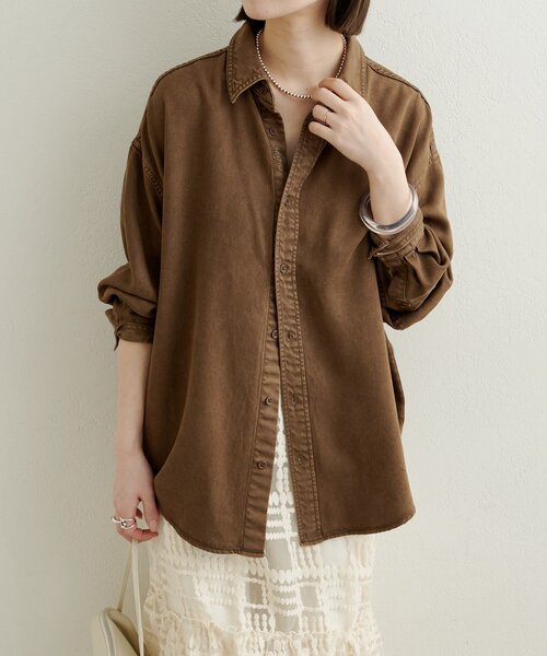 omekashi 【新品】バックオープンぺプラムシャツ　ベージュ Omekashi - omekashi 【新品】バックオープンぺプラムシャツ ベージュ