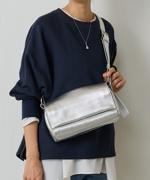 BEARDSLEY（ビアズリー） ショルダーバッグ FREE シルバー レディース