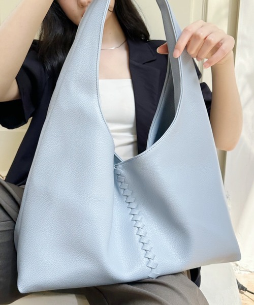 Ada. ショルダーバッグ バッグ トライアングル シルエット 編み込み