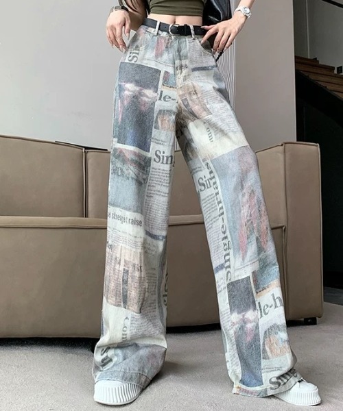 Y,s超レア品　デニムパンツ（SALE中） SHEENA ジーンズ デニム デニムパンツ ニュースペーパープリント