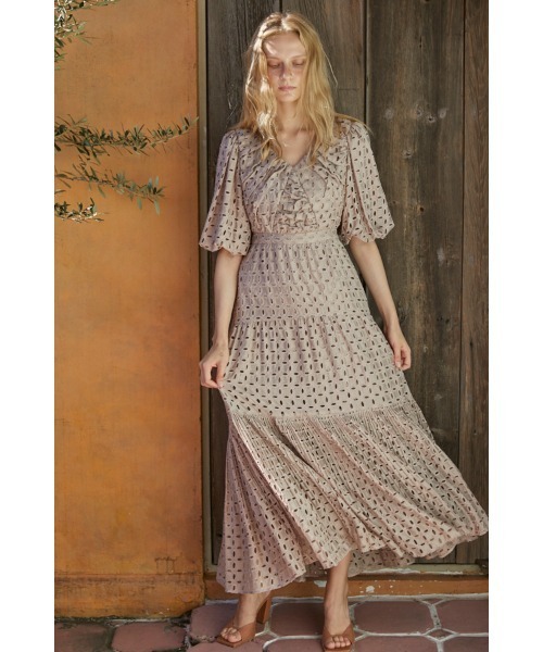 【新品未使用】Estella.K ラインシアーレースドレス　WHT Estella.K ワンピース 半袖 Eliana Lace Dress オープンバックシアー