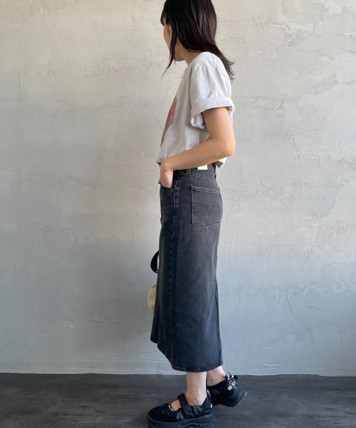 【Levi's】ブラック ハイウエスト スリット ミディアムスカート Levi's デニムスカート 「LEVI'S/リーバイス」 ハイライズ