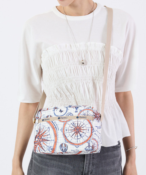■LeSportsac■DANIELLA CROSSBODYトラベルコンパス DANIELLA CROSSBODYサンドバークロスデボス（ミニバッグ
